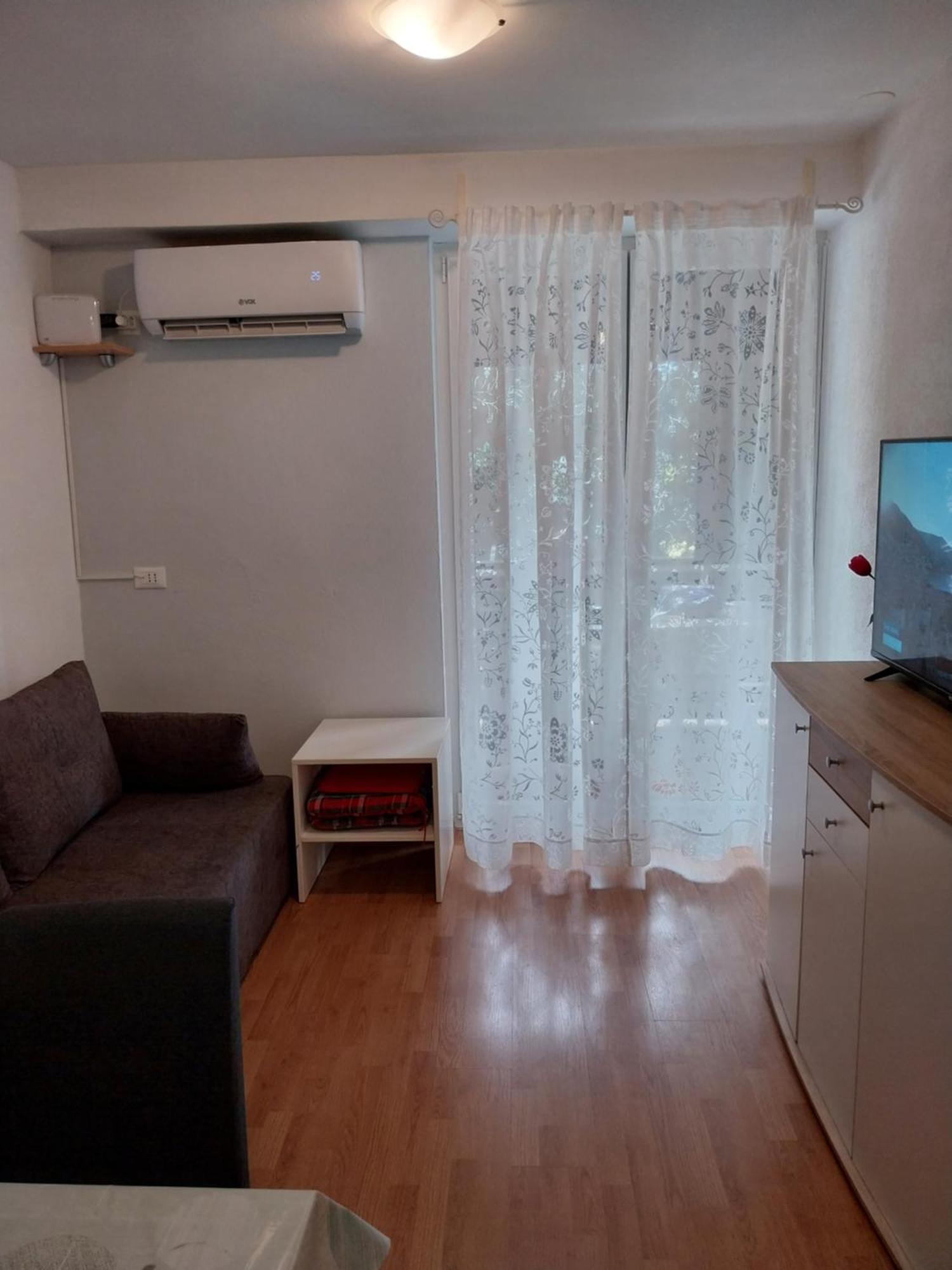 Apartment Zovko โปเรช ภายนอก รูปภาพ